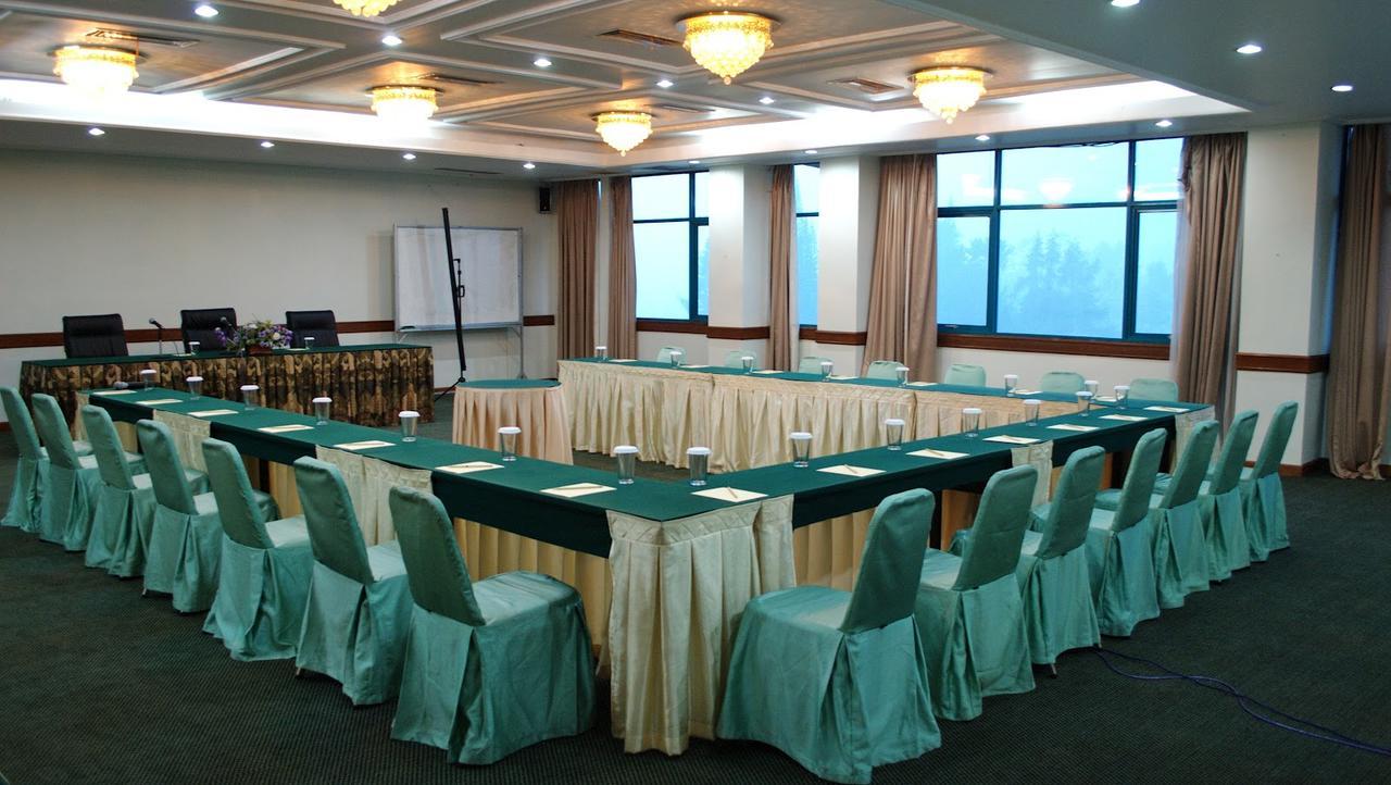 Permata Alam Hotel Puncak Esterno foto