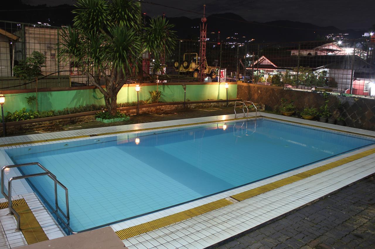 Permata Alam Hotel Puncak Esterno foto